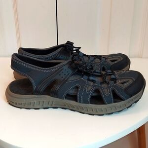 Ozark Trail Navy Blue Closed Toe Water Sandals 8
